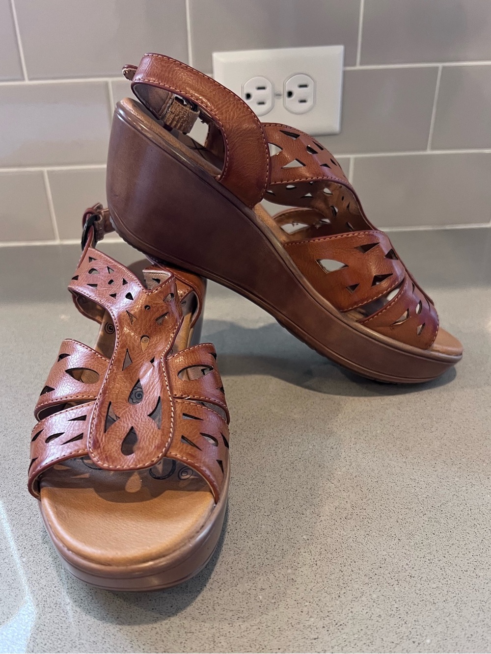 Bare Traps Dallas 8M Laser Cut Wedge Sandal